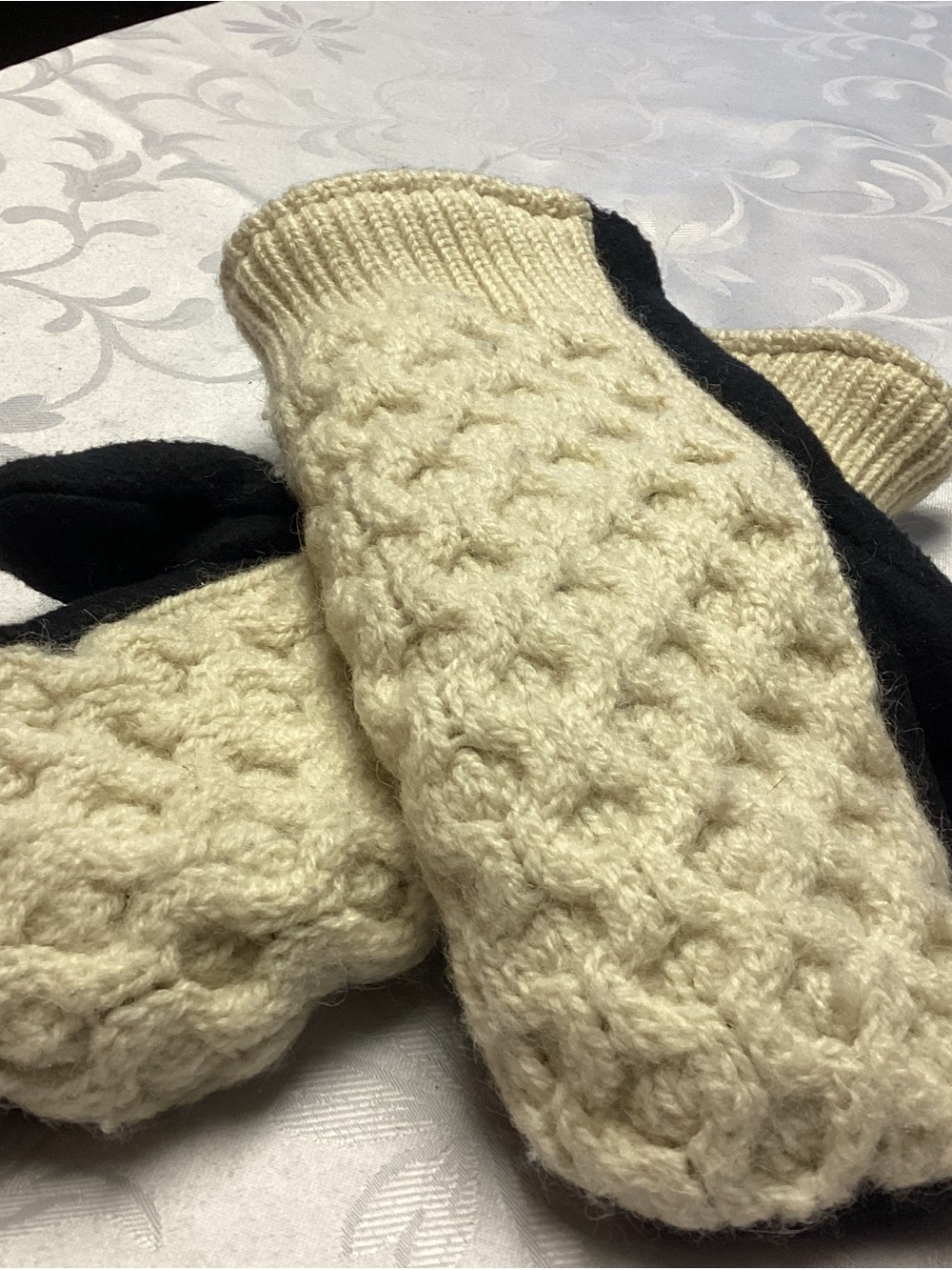 Cream Cable Knit Women's Sweater Mittens